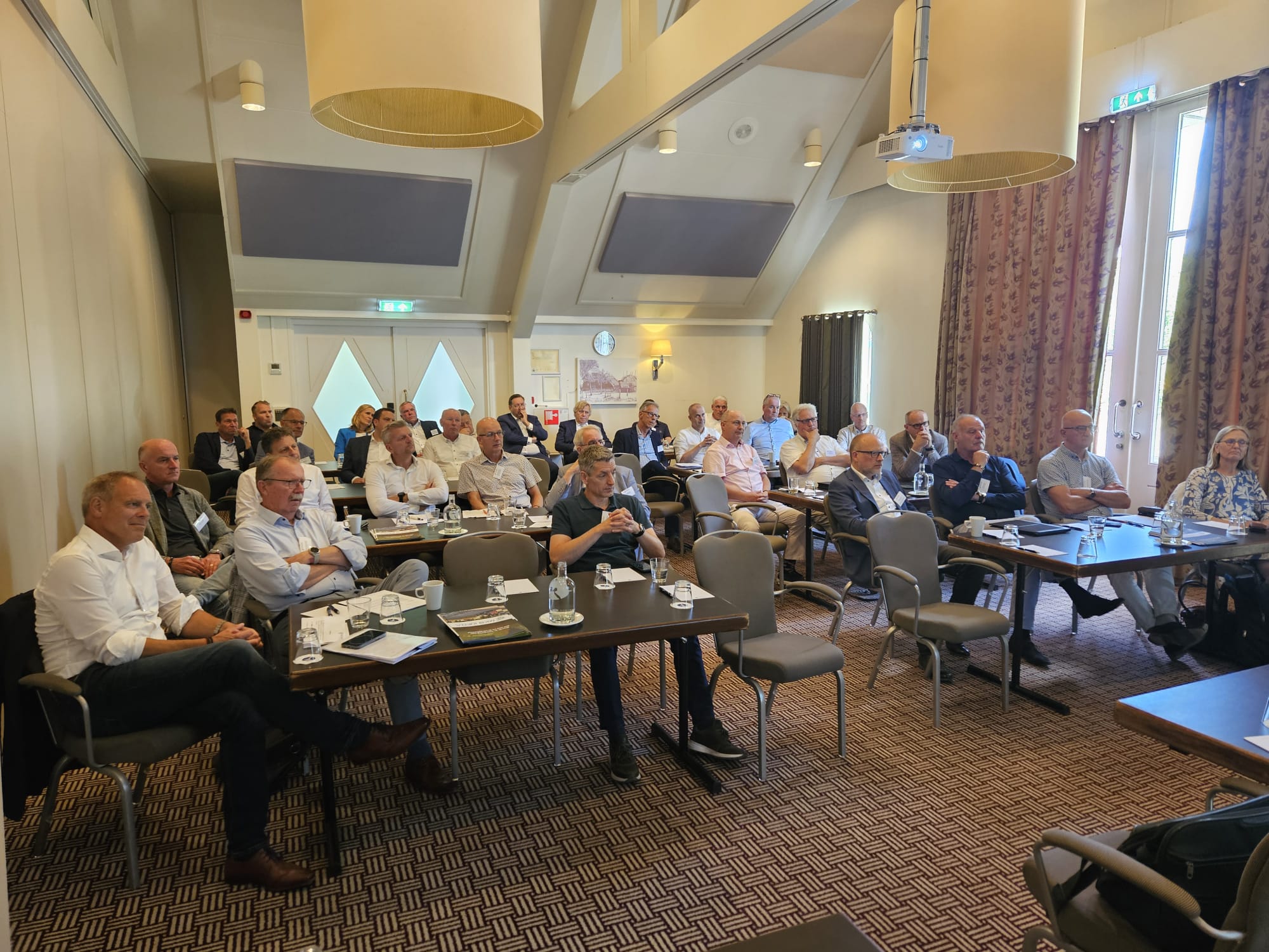 ALV  fusie vergadering MKB INFRA CUMELA